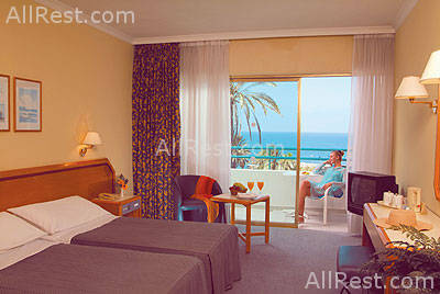 Louis Imperial Beach Hotel 7